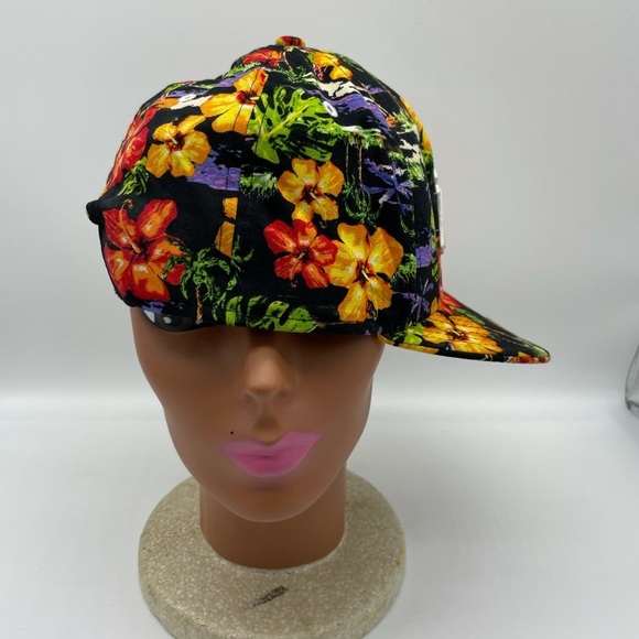 NWOT Era 9Fifty Yankees Floral Cap - Picture 3 of 7